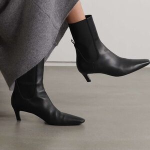 Toteme mid heel boot - needs to be refurbished !